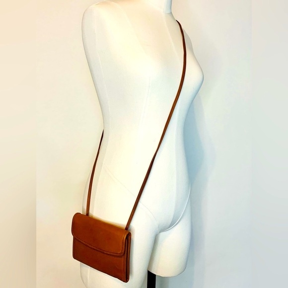 Vintage Coach NWOT Swing Wallet in British Tam # 4843 - Picture 5 of 14